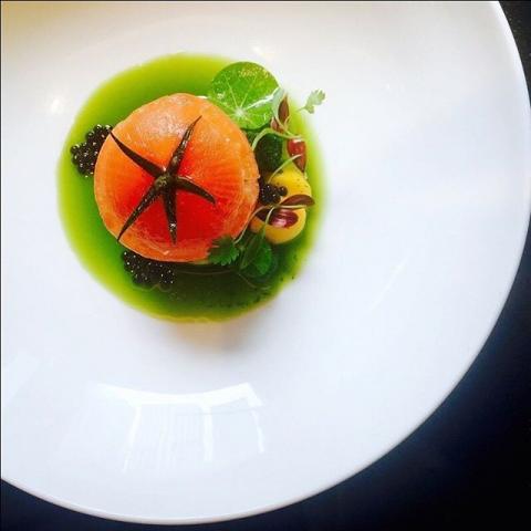9. Stuffed tomato with chilli crab • pickled mango • burnt onion caviar • herd oil by Jason Howard, chefs of instagram, top instagram, food pics