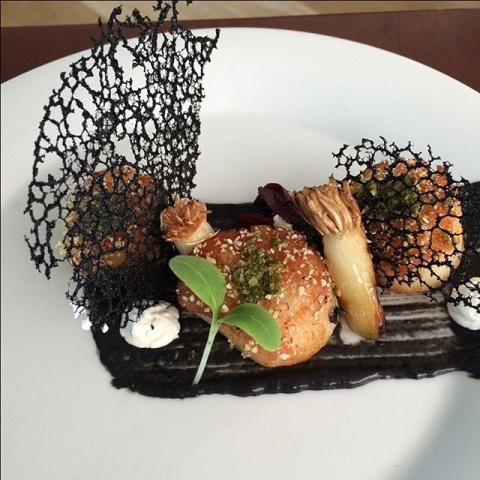 10. Scallop with ink aioli , ink crackers and candies scallion by chef Hidayah Anka 