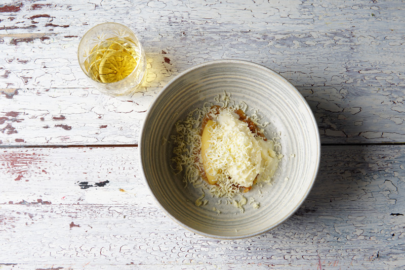 Poached apple%2C Tawny cider sauce and grated Young Buck cheese