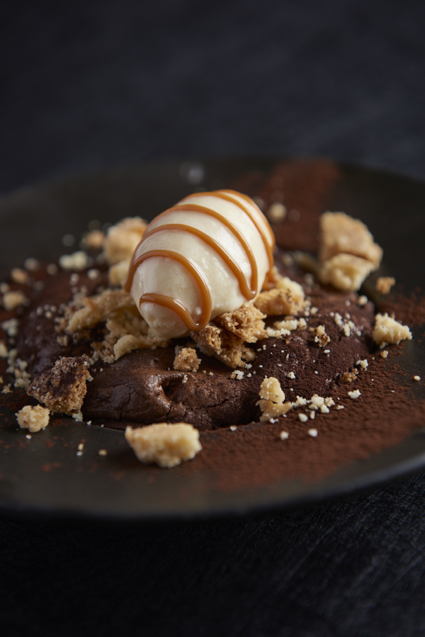 The Pipe & Glass   BAKED DARK CHOCOLATE ‘MILLIONAIRE’ PUDDING  Tim Green Photography low res