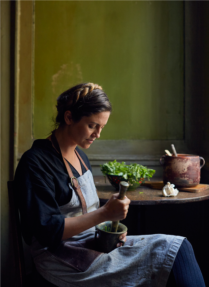 Olia Hercules, Kaukasis book