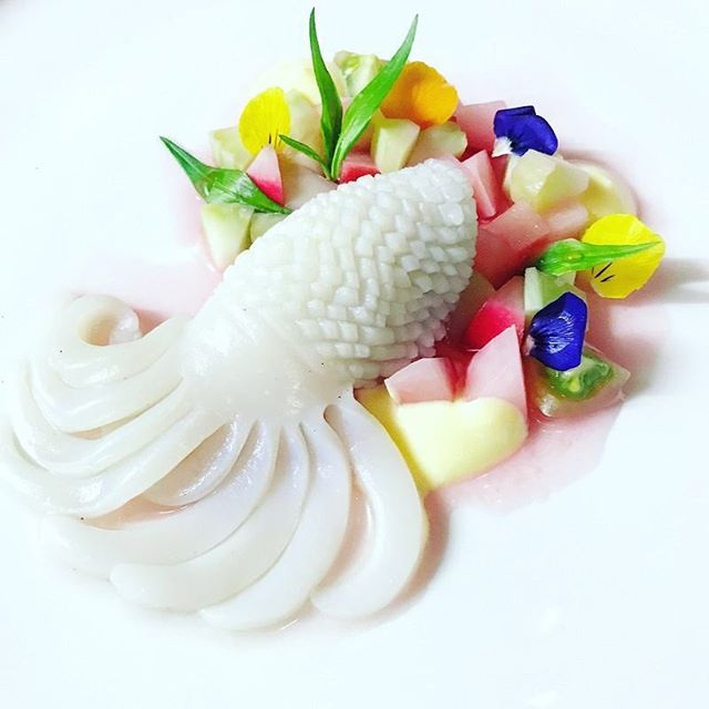 Blackcurrant and elderflower, Sauvignon blanc juice, pickles, saffron cream with Calamari by chef Albert Zhang, chefs to follow, Instagram, food pics, The Staff Canteen⠀⠀
