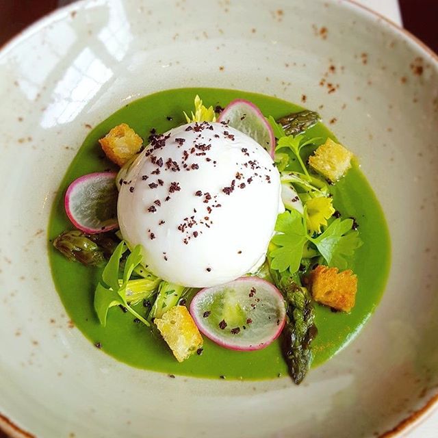Buratta, asparagus, olive and croutons by chef Oli Harding, chefs to follow, Instagram, food pics, The Staff Canteen ⠀⠀